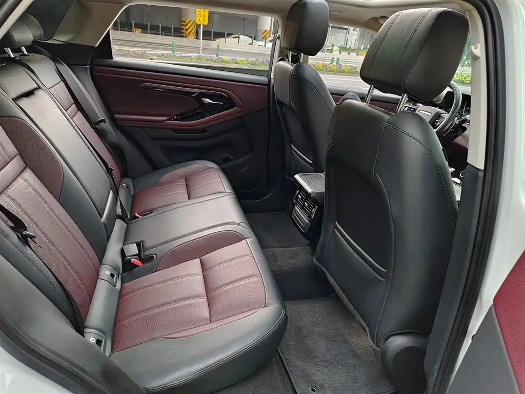 Land Rover Evoque 2022 — фото 11