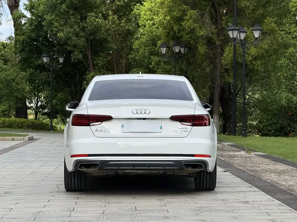 Audi A4L 2019