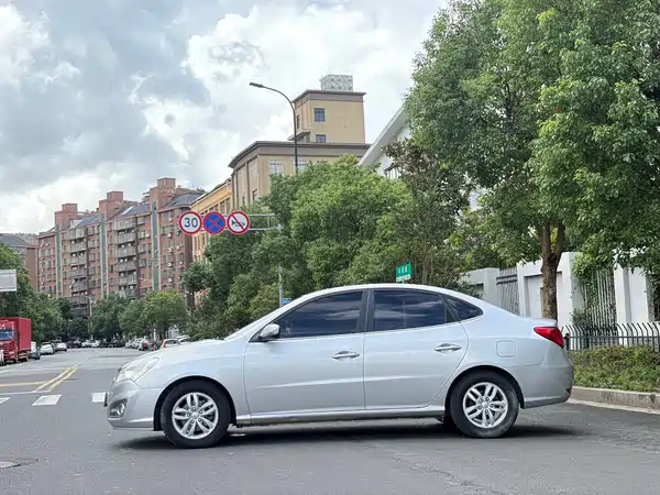 Hyundai Yuedong 2013