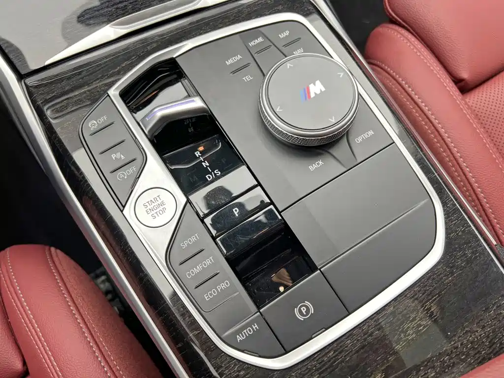 BMW 3 Series 2024 — фото 17