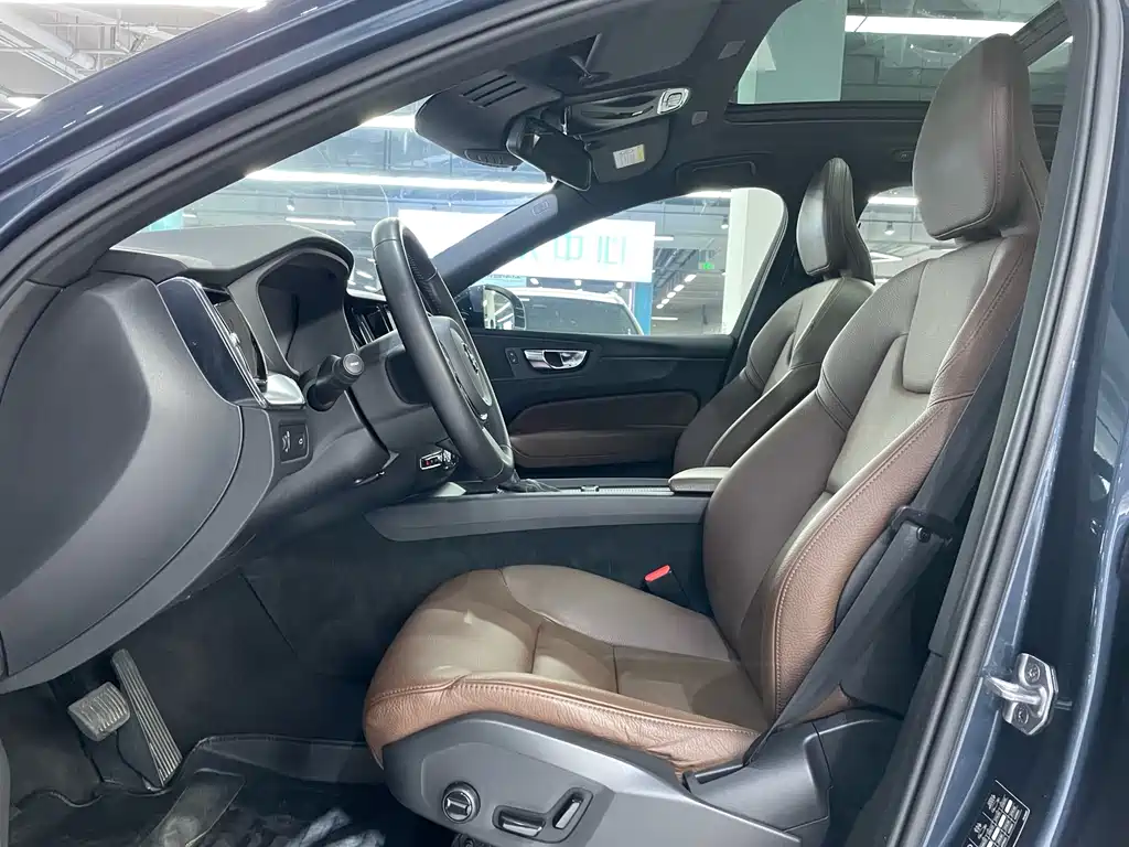 Volvo XC60 2021