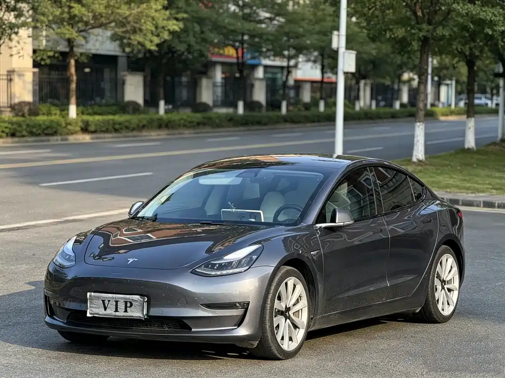 Tesla Model 3 2019 — фото 1
