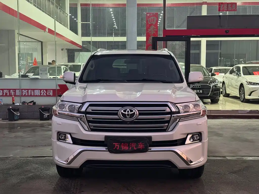 Toyota Land Cruiser 2017 — фото 1