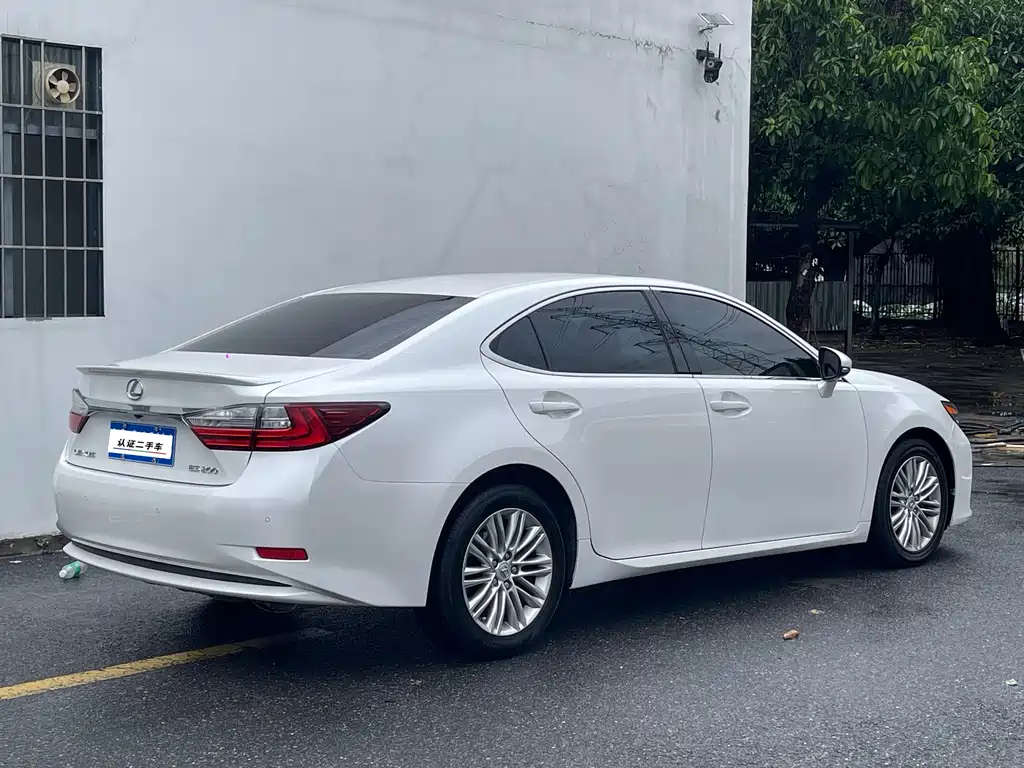 Lexus ES 2015 — фото 4