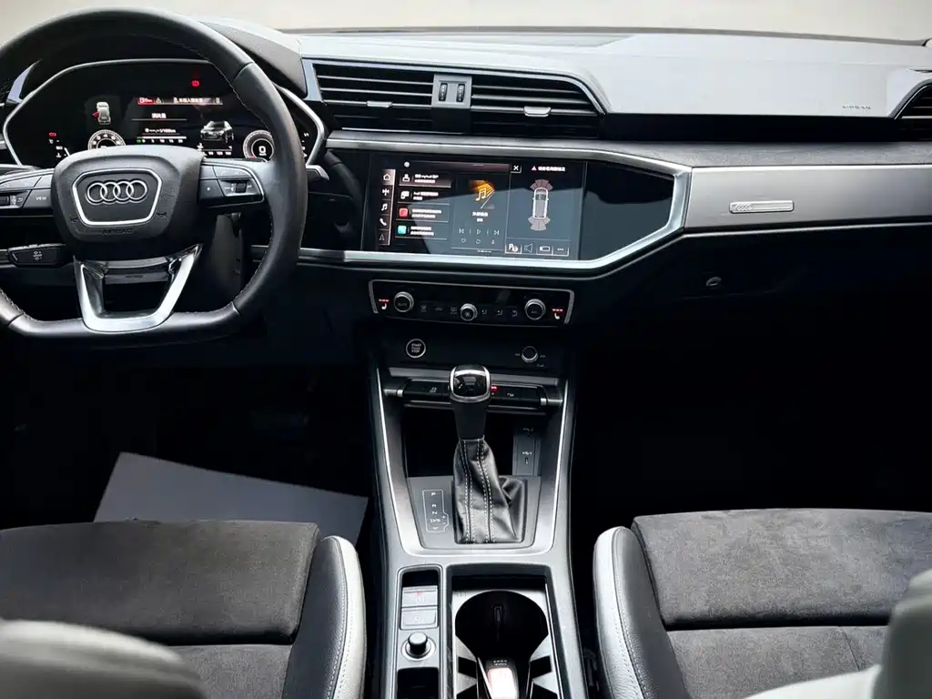 Audi Q3 2022 — фото 24