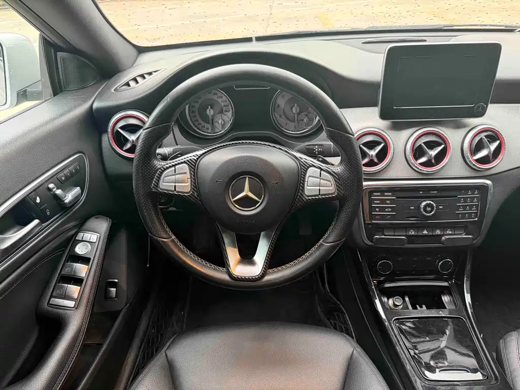 Mercedes-Benz CLA 2015 — фото 10