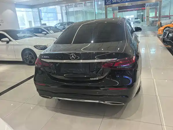 Mercedes-Benz E-Class 2022