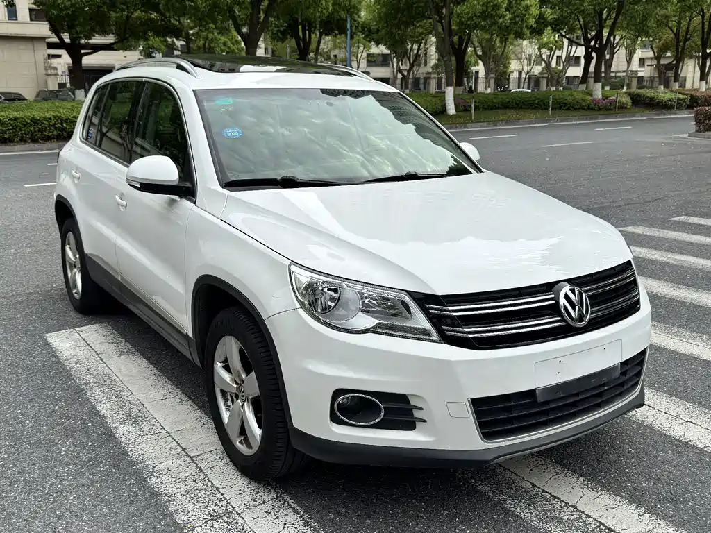Volkswagen Tiguan 2013 — фото 3