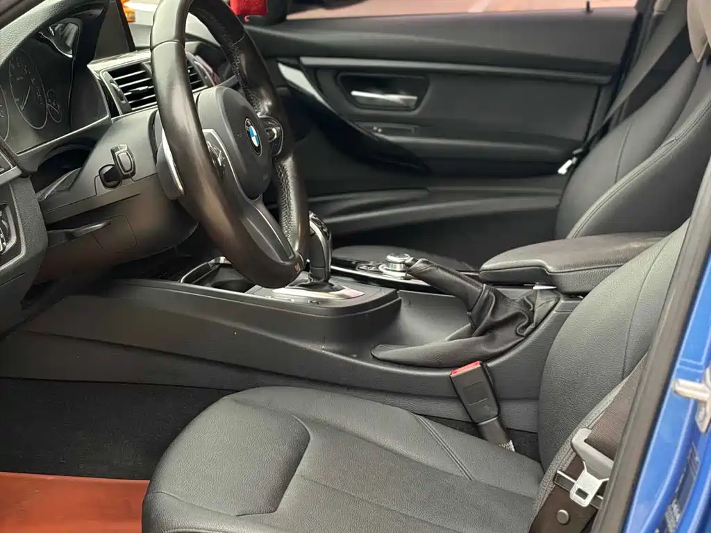 BMW 3 Series 2016 — фото 10