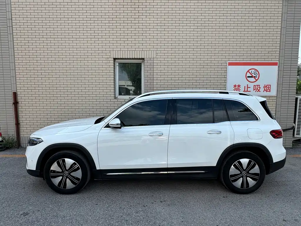 Mercedes-Benz EQB 2023