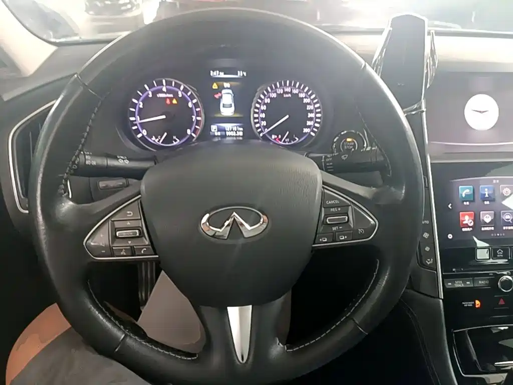 Infiniti Q50L 2017 — фото 11