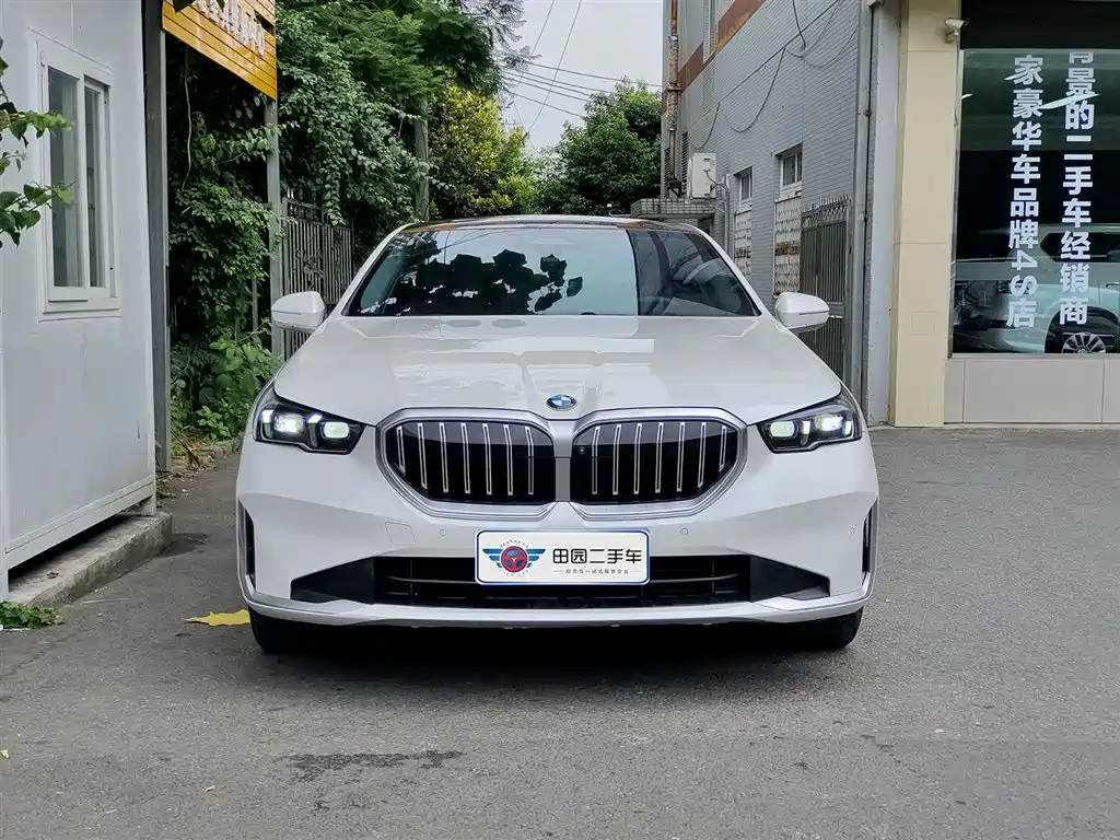 BMW 5 Series 2024