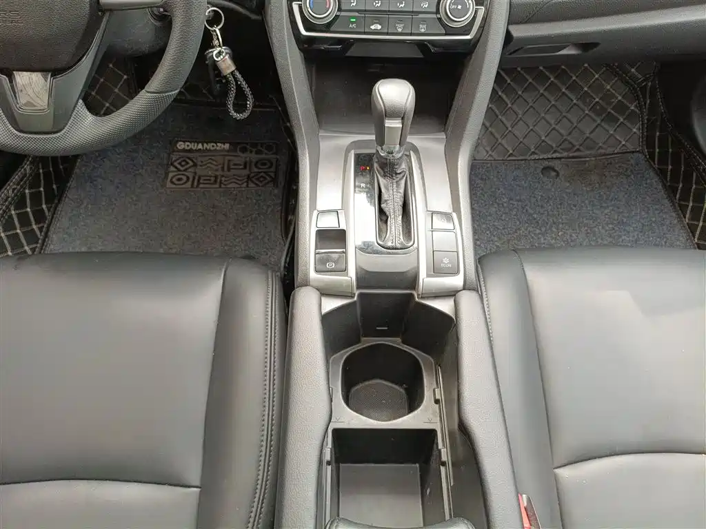Honda Civic 2018 — фото 14
