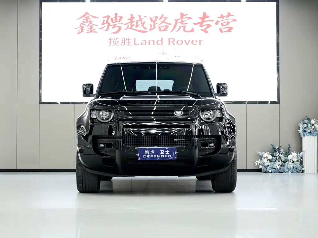 Land Rover Defender 2023
