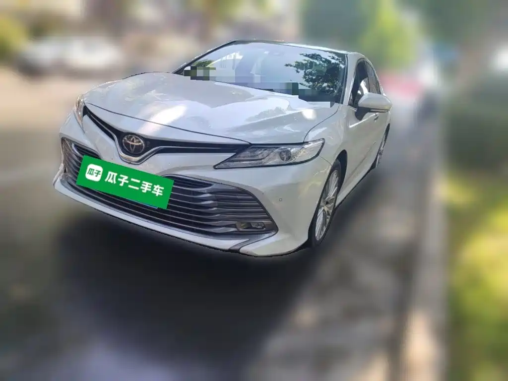 Toyota Camry 2020 — фото 1