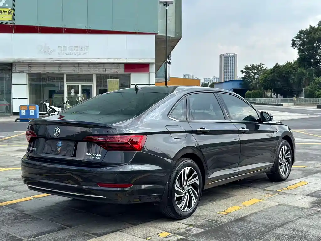Volkswagen Sagitar 2022