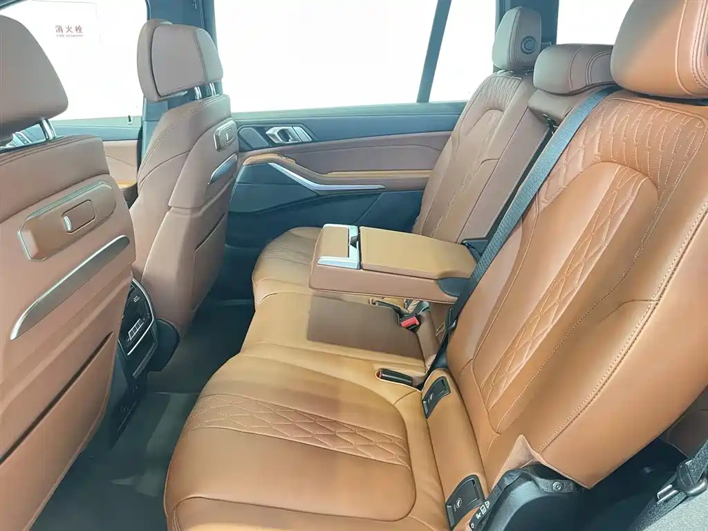 BMW X7 2025 — фото 14