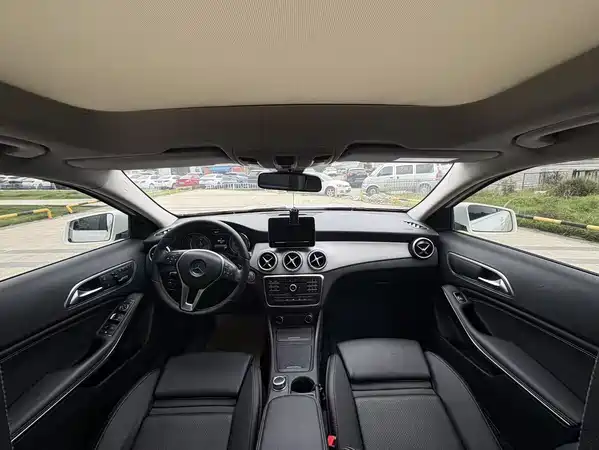 Mercedes-Benz GLA 2016