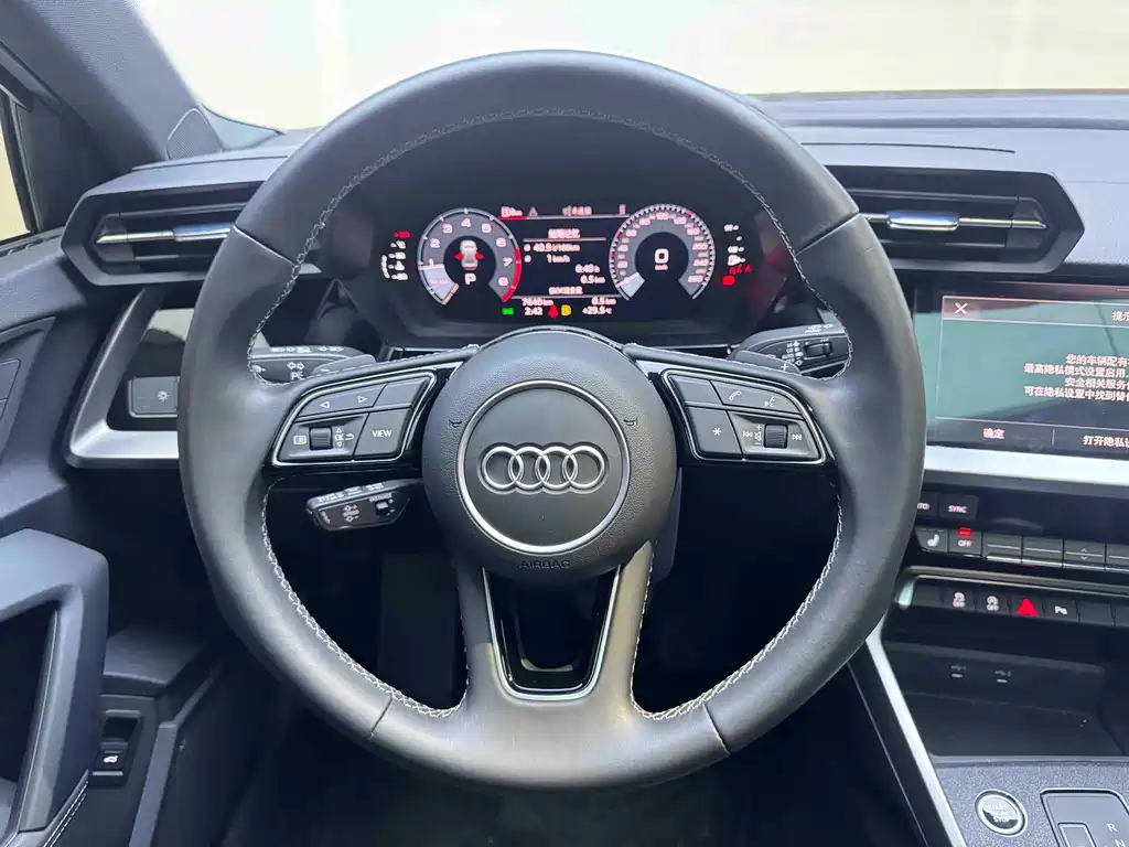 Audi A3 2023 — фото 15