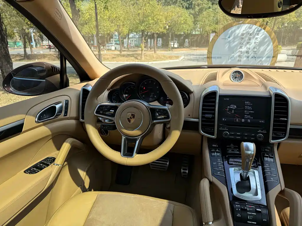 Porsche Cayenne 2016 — фото 9