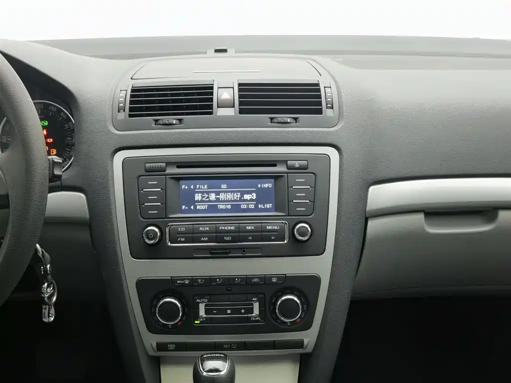 Skoda Octavia 2014 — фото 12