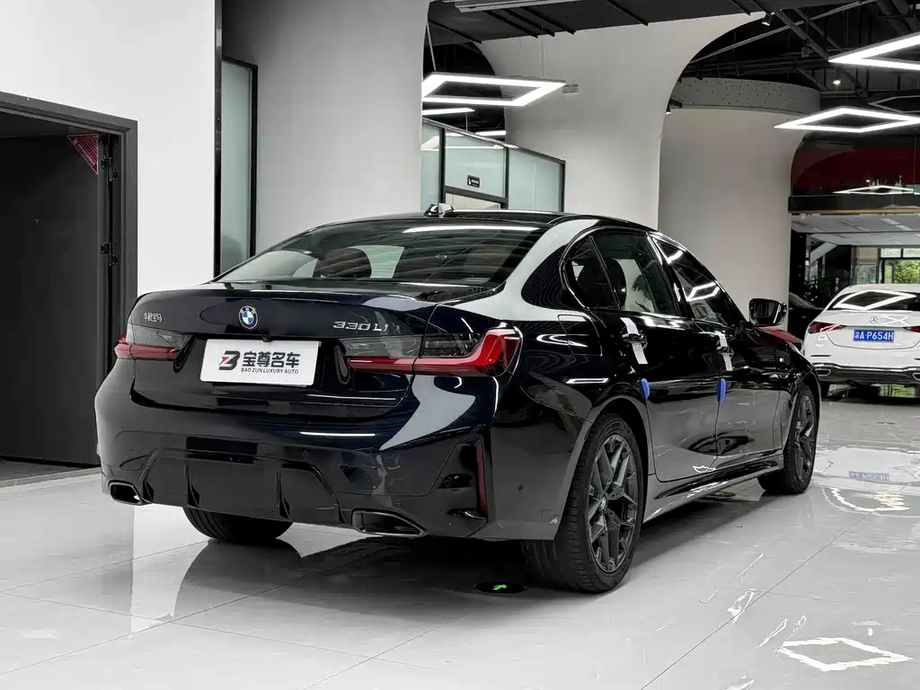 BMW 3 Series 2025 — фото 10
