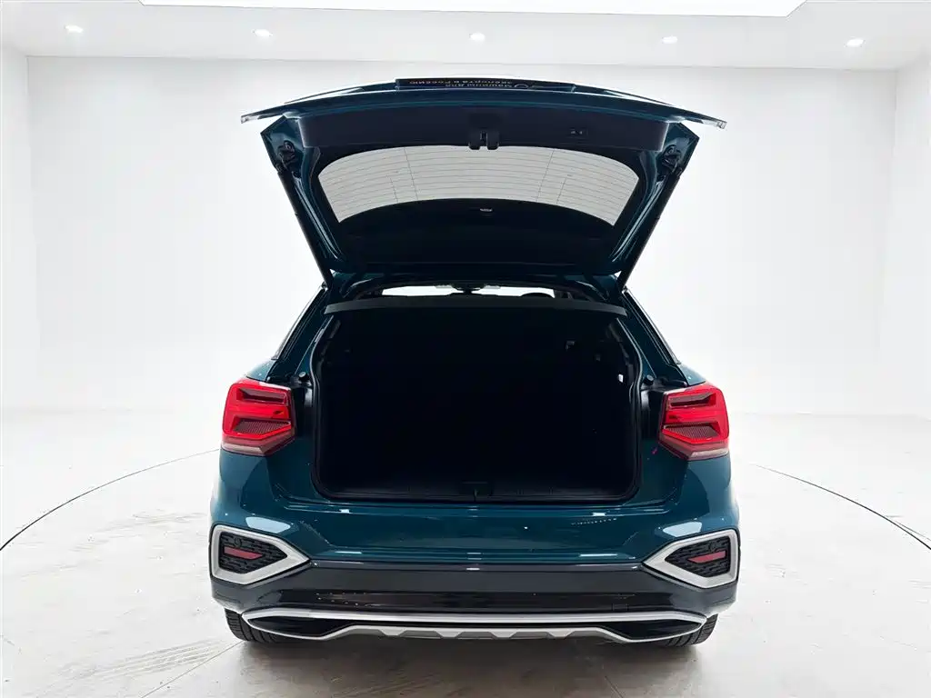 Audi Q2L 2022 — фото 8