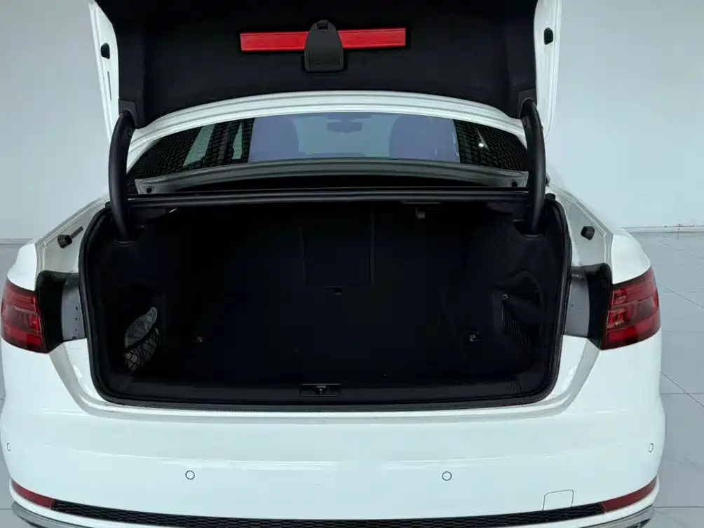 Audi A4L 2019
