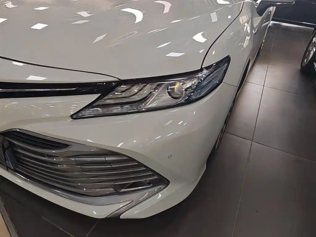 Toyota Camry 2020 — фото 24