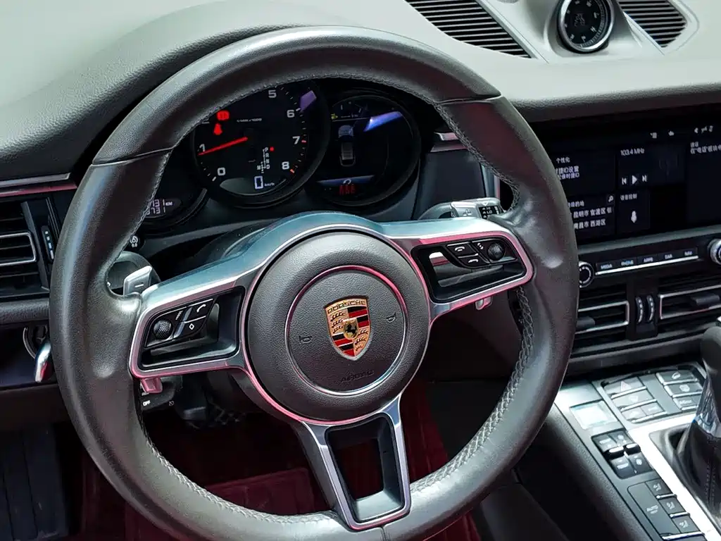 Porsche Macan 2020 — фото 9