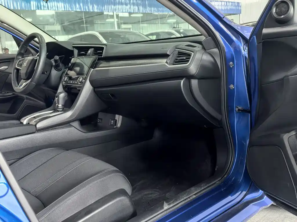 Honda Civic 2020 — фото 12
