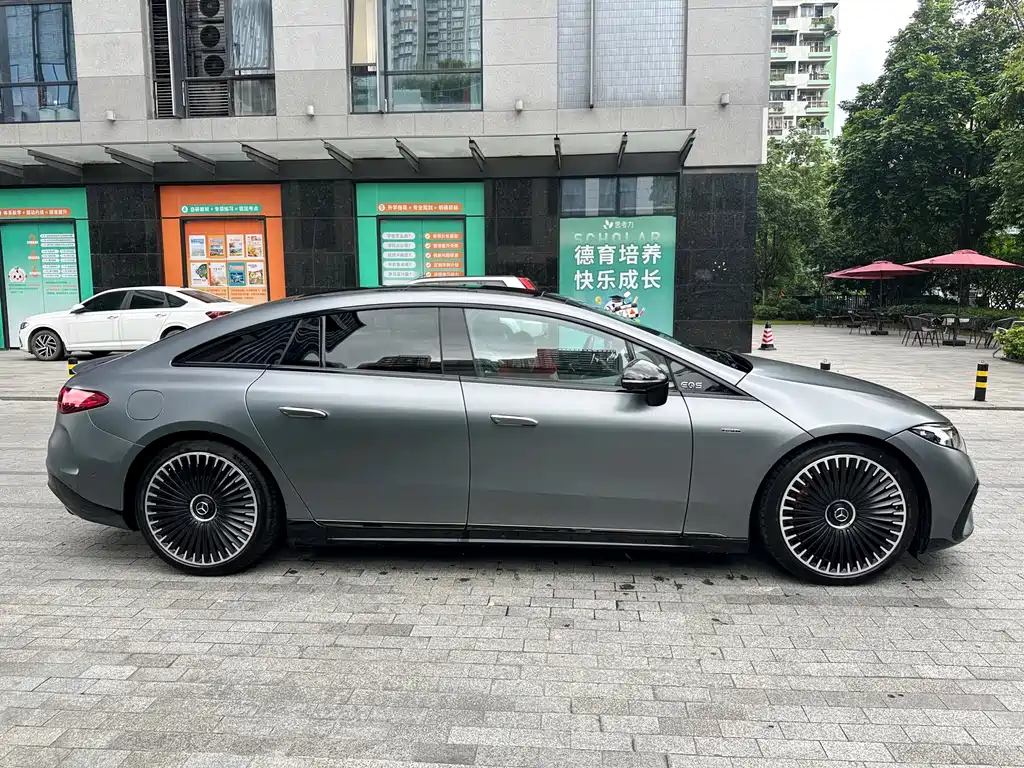 Mercedes-Benz EQS AMG 2023 — фото 5