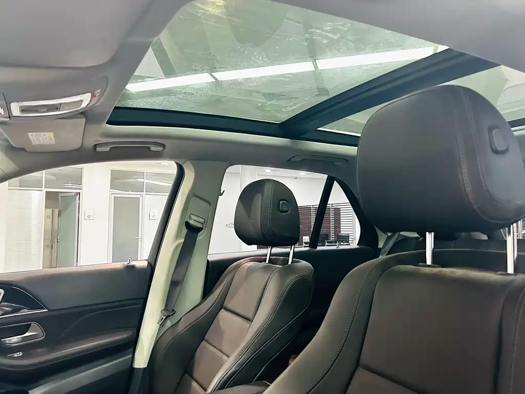 Mercedes-Benz GLE 2019 — фото 14
