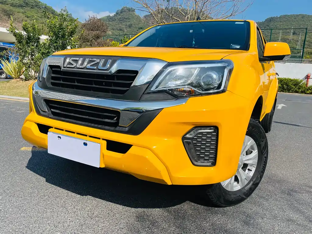 Isuzu RE-MAX Ruimai 2023 — фото 16