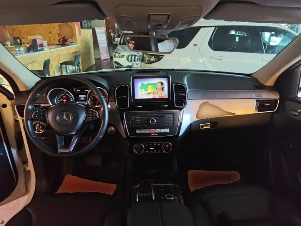 Mercedes-Benz GLE 2015 — фото 10