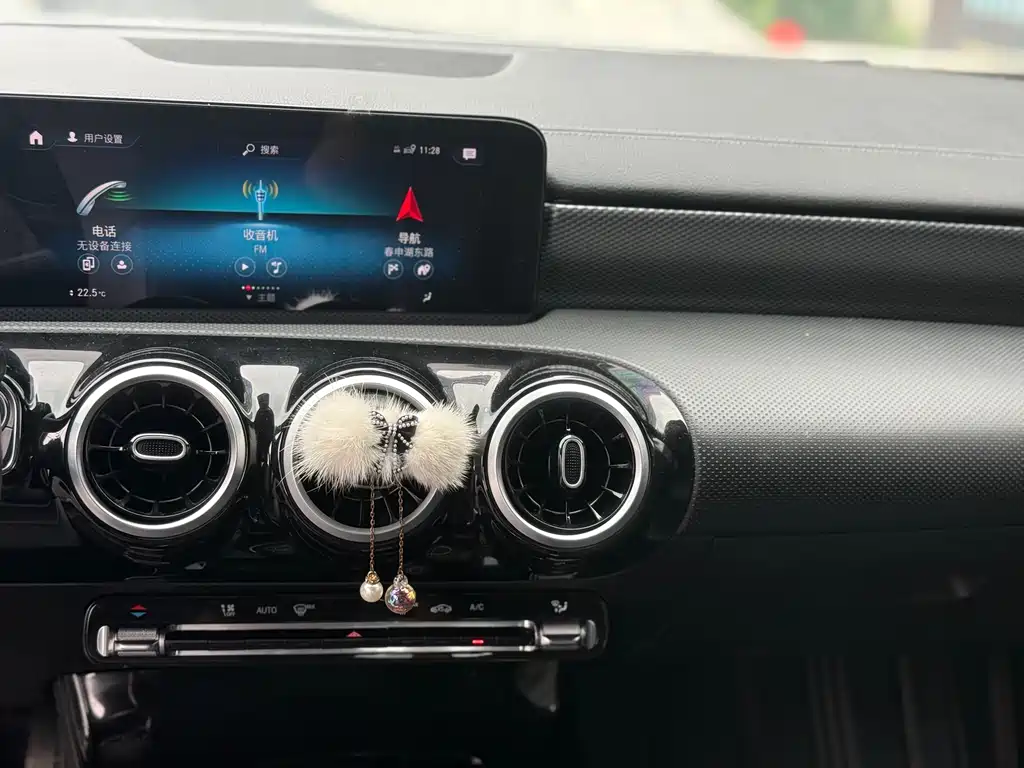 Mercedes-Benz A-Class 2022 — фото 12