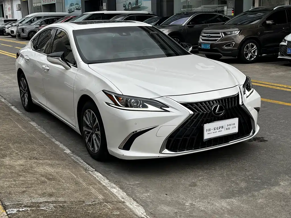Lexus ES 2023 — фото 6