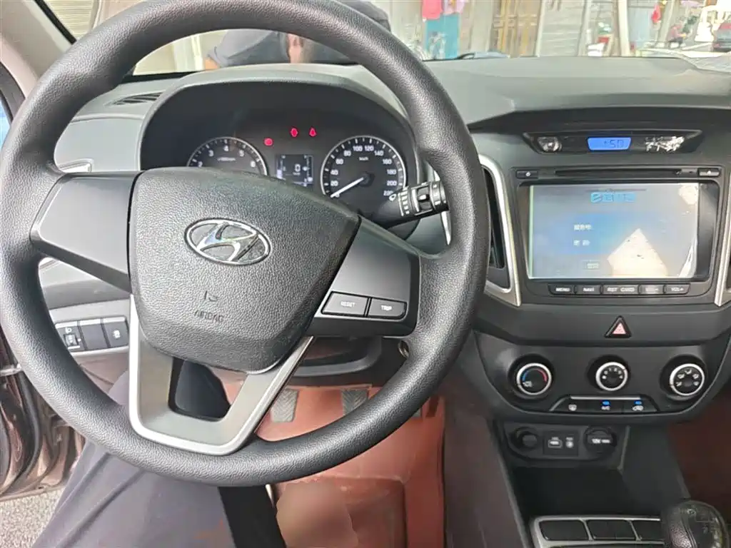 Hyundai ix25 2016 — фото 10
