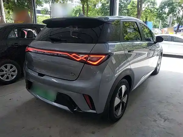 BYD Dolphin 2023