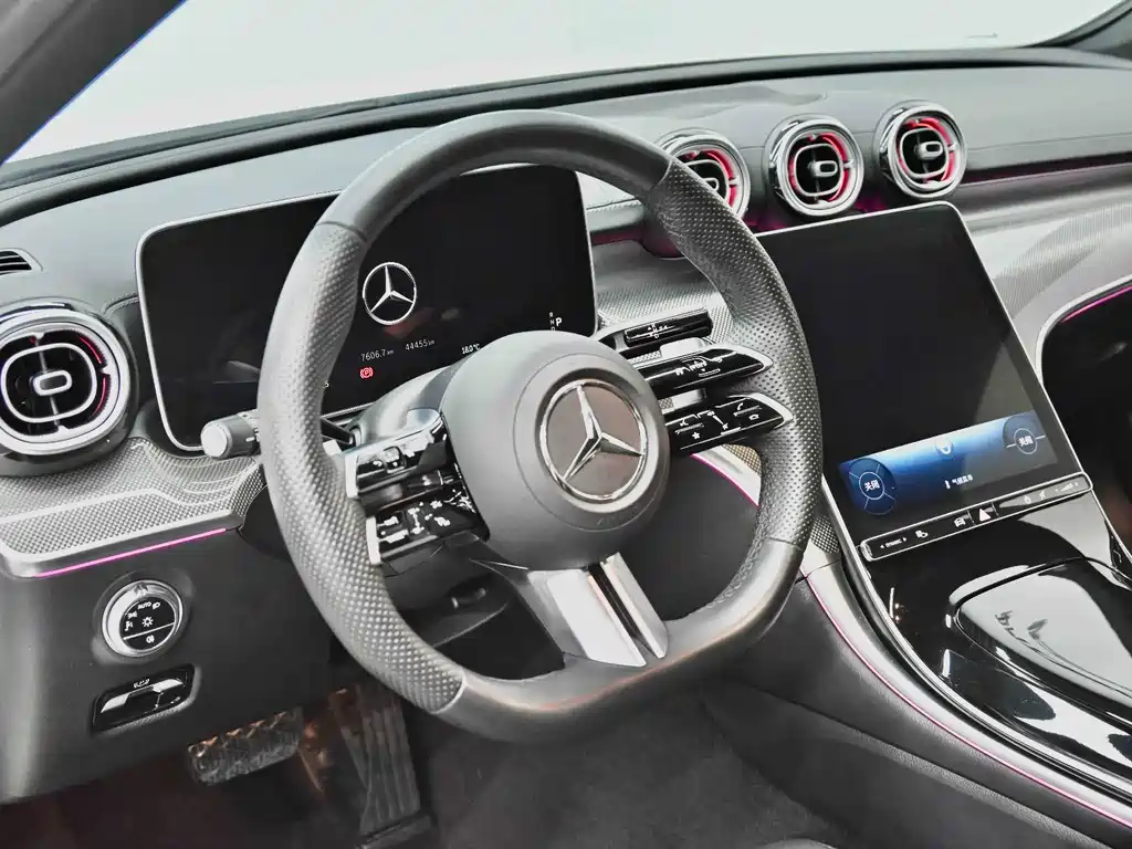 Mercedes-Benz C-Class 2024 — фото 19