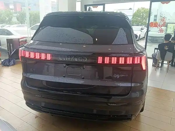 Lynk & Co 09 EM-P 2024