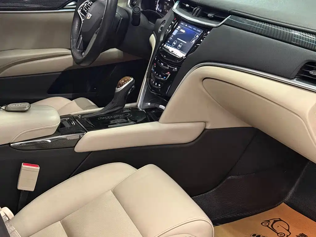 Cadillac XTS 2018 — фото 15