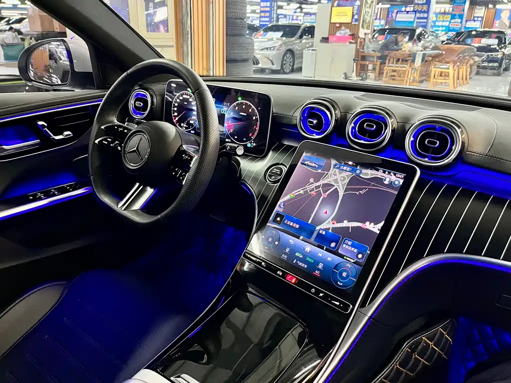 Mercedes-Benz C-Class 2023 — фото 14