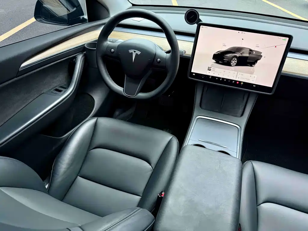 Tesla Model Y 2022 — фото 11