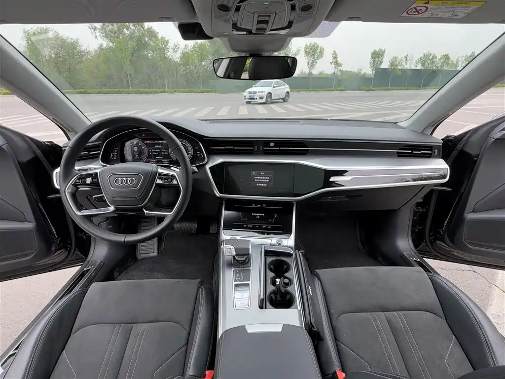 Audi A7L 2025 — фото 9