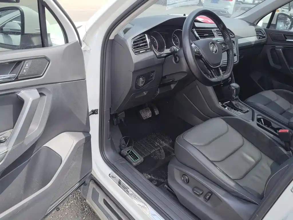 Volkswagen Tiguan L 2018 — фото 12