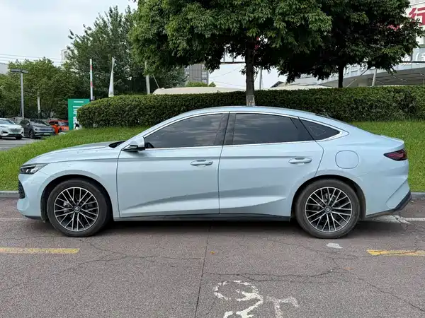 BYD Qin L 2025