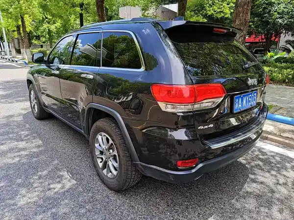 Jeep Grand Cherokee 2016