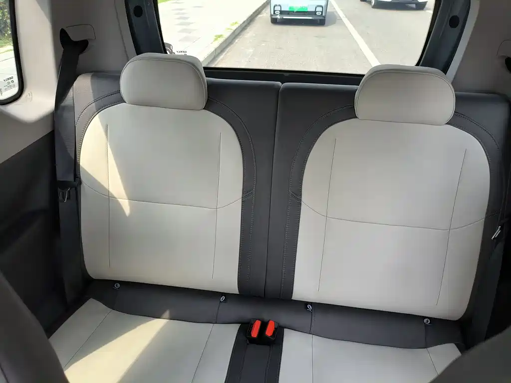 Geely Galaxy Panda 2025 — фото 13