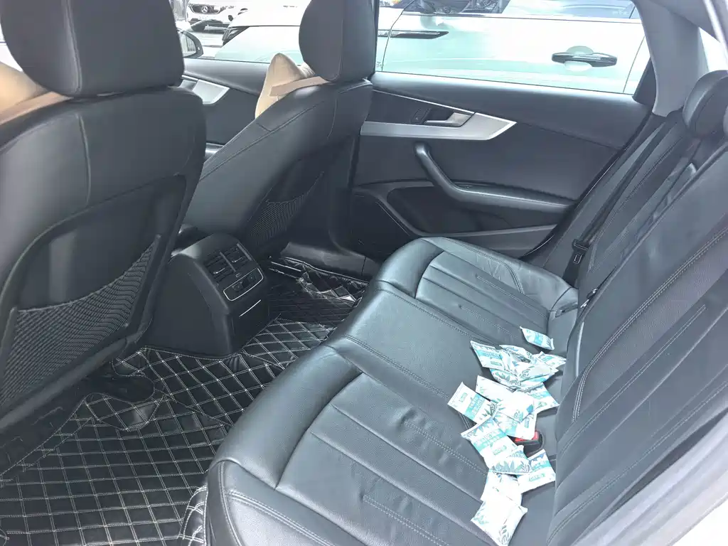 Audi A4L 2019